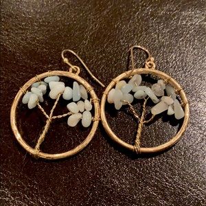 One tree gold tone earrings